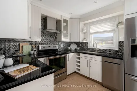 5229 Palomar Crescent Mississauga ON L5R 2W8