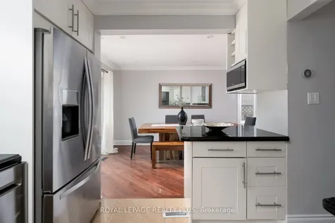 5229 Palomar Crescent Mississauga ON L5R 2W8
