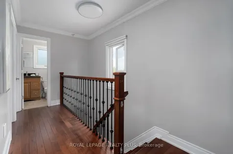 5229 Palomar Crescent Mississauga ON L5R 2W8
