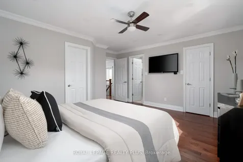 5229 Palomar Crescent Mississauga ON L5R 2W8