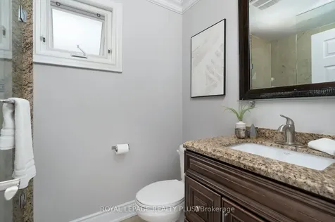 5229 Palomar Crescent Mississauga ON L5R 2W8