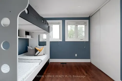 5229 Palomar Crescent Mississauga ON L5R 2W8