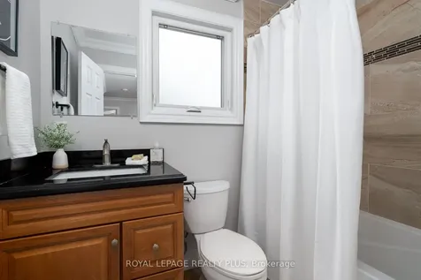 5229 Palomar Crescent Mississauga ON L5R 2W8
