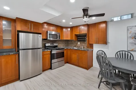 5229 Palomar Crescent Mississauga ON L5R 2W8