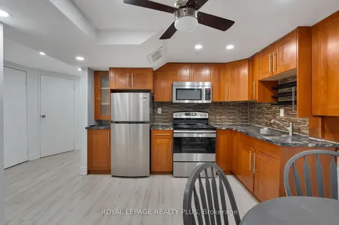 5229 Palomar Crescent Mississauga ON L5R 2W8