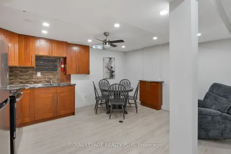 5229 Palomar Crescent Mississauga ON L5R 2W8