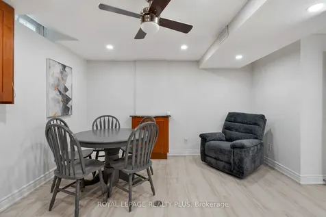 5229 Palomar Crescent Mississauga ON L5R 2W8