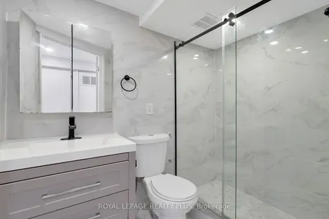 5229 Palomar Crescent Mississauga ON L5R 2W8