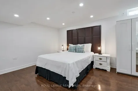 5229 Palomar Crescent Mississauga ON L5R 2W8