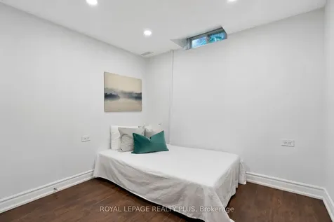 5229 Palomar Crescent Mississauga ON L5R 2W8
