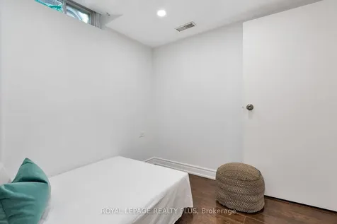 5229 Palomar Crescent Mississauga ON L5R 2W8