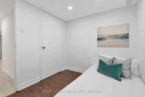 5229 Palomar Crescent Mississauga ON L5R 2W8