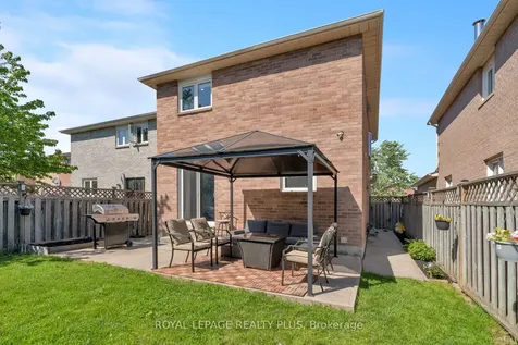 5229 Palomar Crescent Mississauga ON L5R 2W8