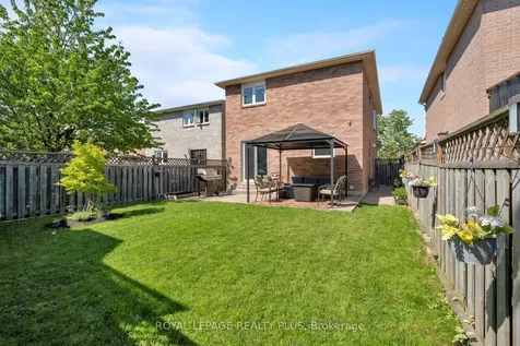 5229 Palomar Crescent Mississauga ON L5R 2W8