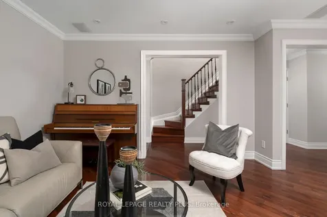 5229 Palomar Crescent Mississauga ON L5R 2W8