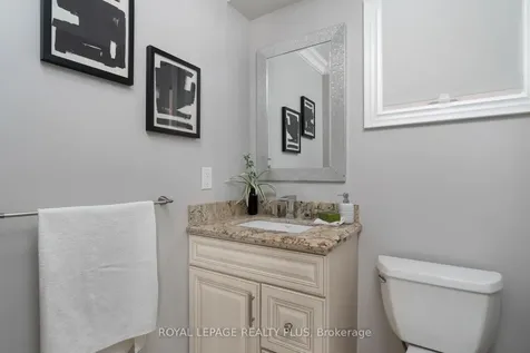 5229 Palomar Crescent Mississauga ON L5R 2W8
