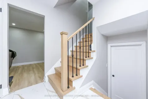 5 Bay Crest Drive Brampton ON L6Z 1H5