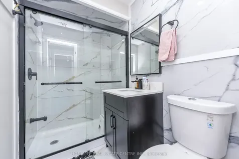 5 Bay Crest Drive Brampton ON L6Z 1H5