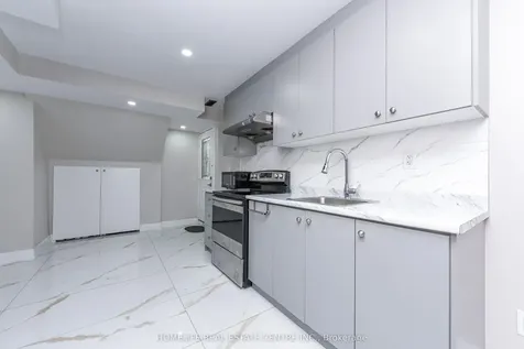 5 Bay Crest Drive Brampton ON L6Z 1H5