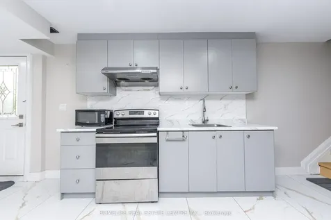 5 Bay Crest Drive Brampton ON L6Z 1H5