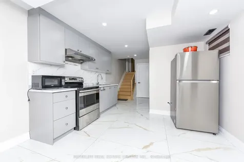 5 Bay Crest Drive Brampton ON L6Z 1H5