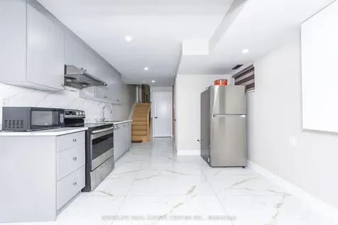 5 Bay Crest Drive Brampton ON L6Z 1H5