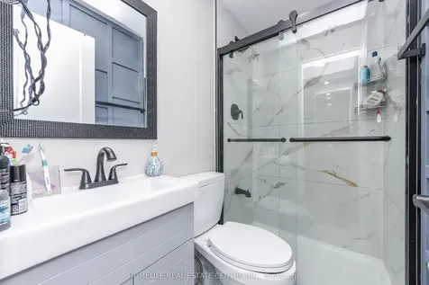 5 Bay Crest Drive Brampton ON L6Z 1H5