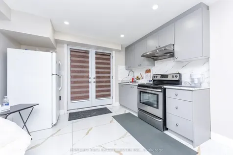 5 Bay Crest Drive Brampton ON L6Z 1H5