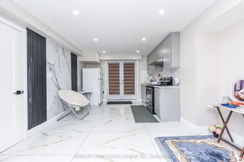 5 Bay Crest Drive Brampton ON L6Z 1H5