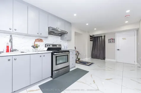 5 Bay Crest Drive Brampton ON L6Z 1H5