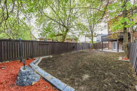 5 Bay Crest Drive Brampton ON L6Z 1H5