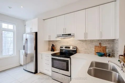 1129 Haig Boulevard Mississauga ON L5E 2M6