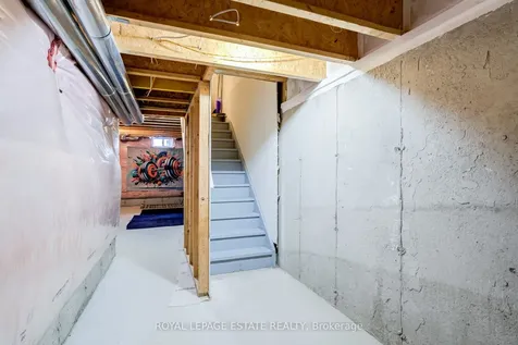1129 Haig Boulevard Mississauga ON L5E 2M6