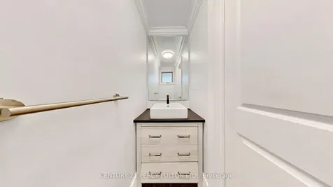 780 Galloway Crescent Mississauga ON L5C 3T9