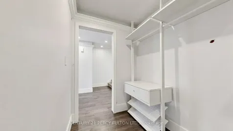 780 Galloway Crescent Mississauga ON L5C 3T9