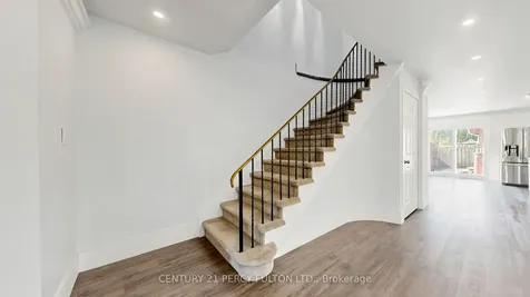 780 Galloway Crescent Mississauga ON L5C 3T9
