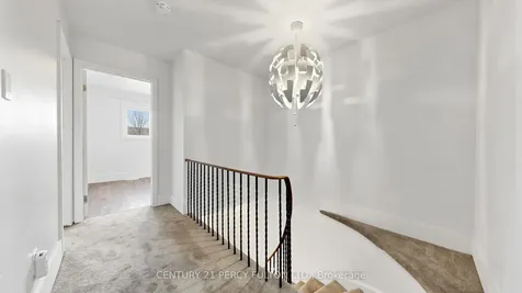 780 Galloway Crescent Mississauga ON L5C 3T9
