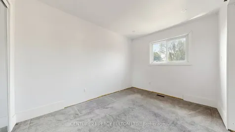 780 Galloway Crescent Mississauga ON L5C 3T9