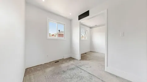 780 Galloway Crescent Mississauga ON L5C 3T9