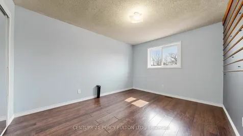 780 Galloway Crescent Mississauga ON L5C 3T9