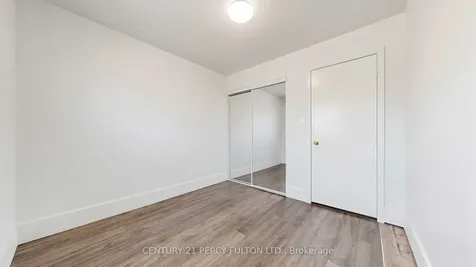 780 Galloway Crescent Mississauga ON L5C 3T9