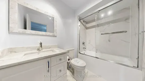 780 Galloway Crescent Mississauga ON L5C 3T9