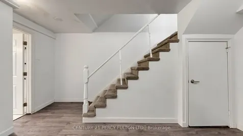 780 Galloway Crescent Mississauga ON L5C 3T9