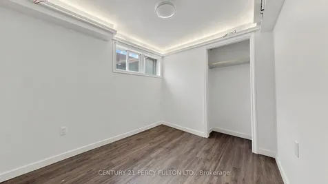 780 Galloway Crescent Mississauga ON L5C 3T9