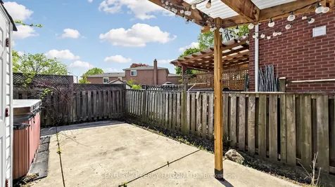 780 Galloway Crescent Mississauga ON L5C 3T9