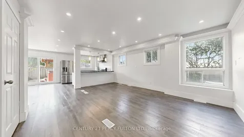 780 Galloway Crescent Mississauga ON L5C 3T9