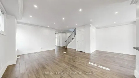 780 Galloway Crescent Mississauga ON L5C 3T9