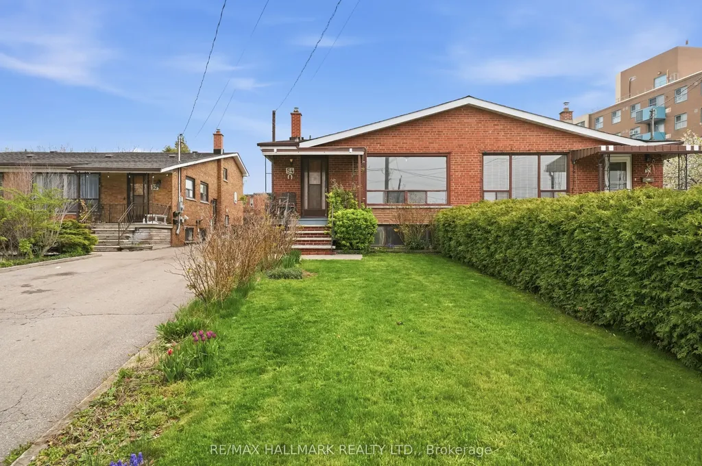 54 Gotham Court Toronto ON M6M 2N8