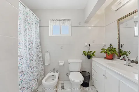 54 Gotham Court Toronto ON M6M 2N8