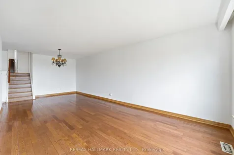 54 Gotham Court Toronto ON M6M 2N8